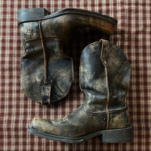 Men’s Size 7.5 D Ariat Square Toe Cowboy Boots